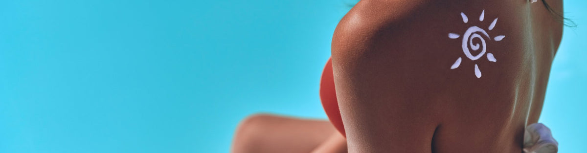 Sunbed Cream, Sunbed Lotion, Tanning Bed Cream, Tanning Bed Lotion, Woman with Tanned Skin, Woman with Bronzed Skin